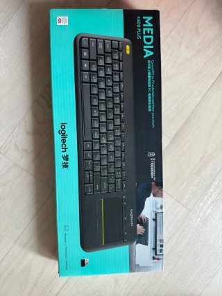 Tastiera Logitech K400 Plus con Touchpad