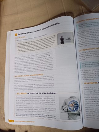 Economía y emprendimiento 4o Secundaria : Revuela