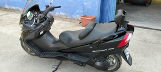 Suzuki Burgman 250 Maxi Scooter Negra