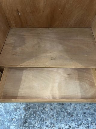 ARMARIO CLÁSICO DE MADERA