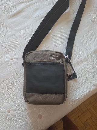 Bandolera Reebok Verde y Negra