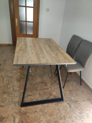 Mesa de comedor moderna