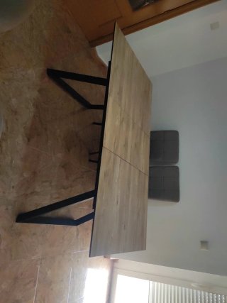Mesa de comedor moderna