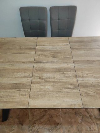 Mesa de comedor moderna