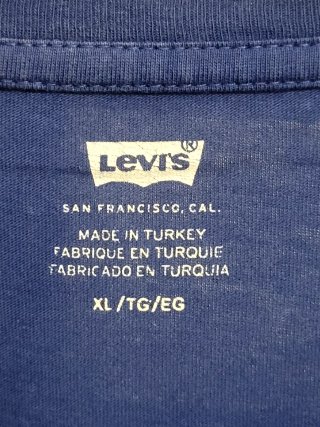 Camiseta Levi's azul con logo