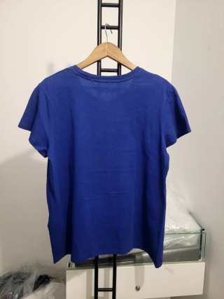 Camiseta Levi's azul con logo