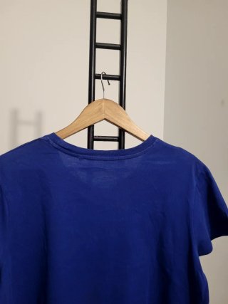 Camiseta Levi's azul con logo