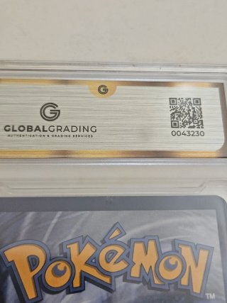 Carte Pokémon Pikachu Cosmos Holo 2026
