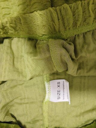 Pantalón verde texturizado