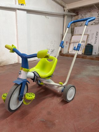 Triciclo de paseo infantil