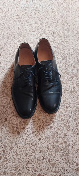 Zapatos de vestir negros con suela Vibram