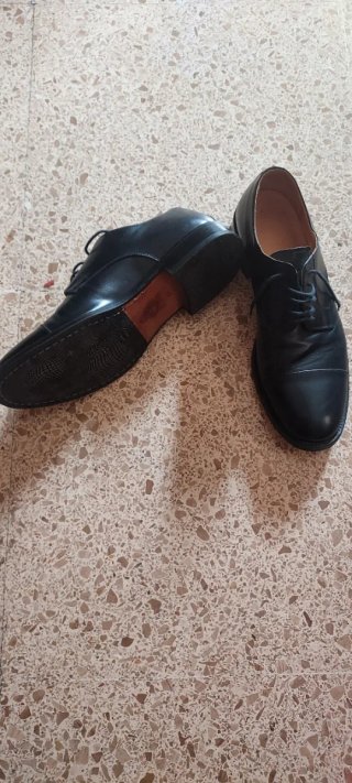 Zapatos de vestir negros con suela Vibram