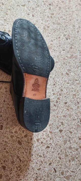 Zapatos de vestir negros con suela Vibram