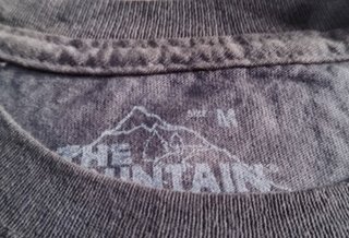Camiseta The Mountain Calavera Trono Muerte