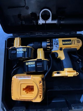 Taladro Percutor Dewalt DC935 14.4V