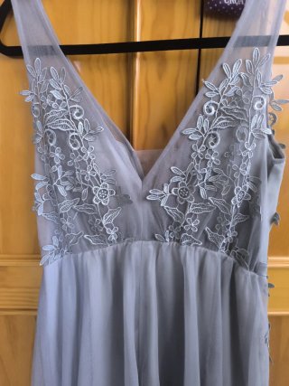 Vestido de fiesta gris