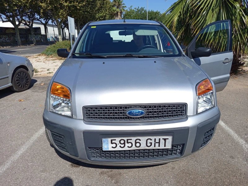 Ford Fusion 2008 - foto 1