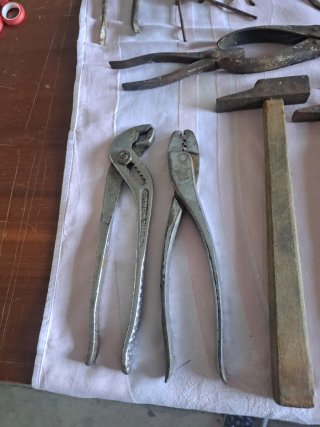 Herramientas Antiguas Variadas