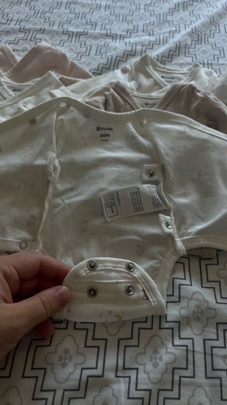 Lote 6 bodys Kiabi Talla 00m (44cm)