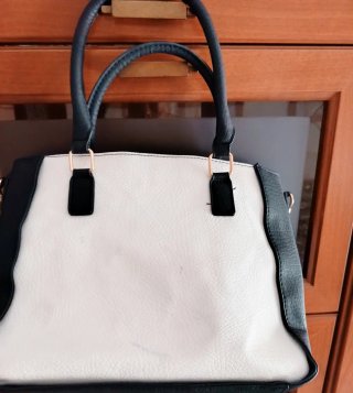 Bolso Negro y Blanco  Diseño Calado colgar y mano