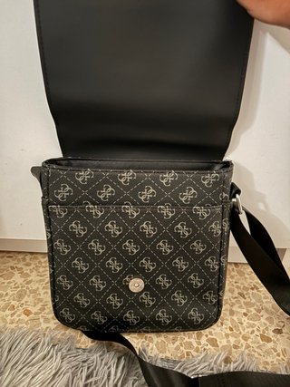 Bandolera Guess Negra y Gris