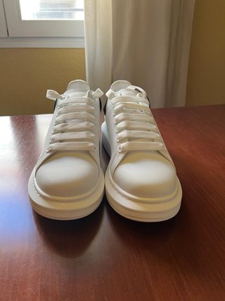 Zapatos Alexander McQueen Blancos y Negros