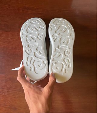 Zapatos Alexander McQueen Blancos y Negros