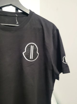 Camiseta Moncler Negra Logo