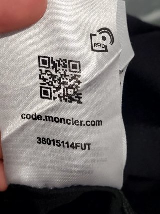 Camiseta Moncler Negra Logo