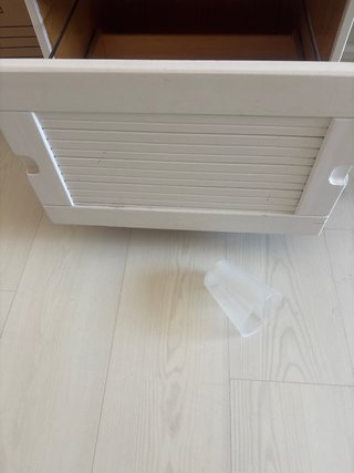 Cajonera de madera blanca
