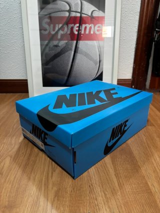 Nike Air Jordan 1 High UNC Toe