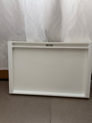 Mesa auxiliar para sofá o cama