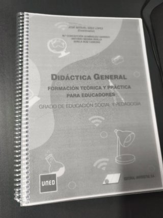 Libros 1° Educación Social Uned