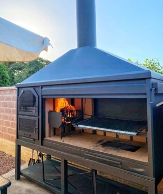 Barbacoa de obra con campana negra GG-3