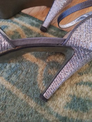 Zapatos de tacón plateados talla 38