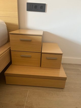 Conjunto Cama + Mesitas Madera Clara