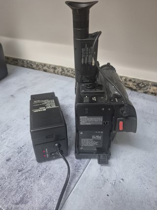 Cámara VHS-C Sharp Analógica Negra