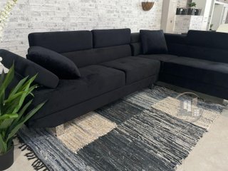 Sofá-rinconera en negro terciopelo