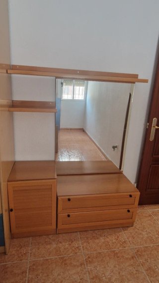Mueble tocador con espejo y cajones