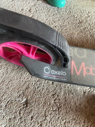 Patinete Oxelo rosa y negro