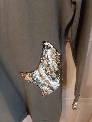 Vestido verde militar con lentejuelas