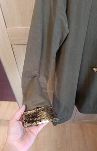 Vestido verde militar con lentejuelas