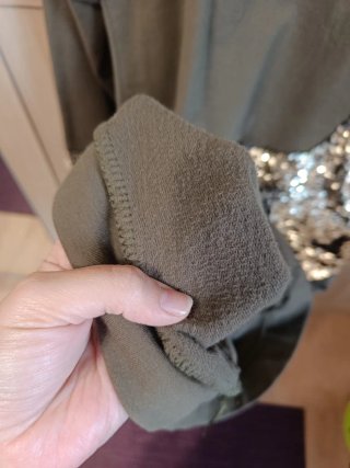 Vestido verde militar con lentejuelas