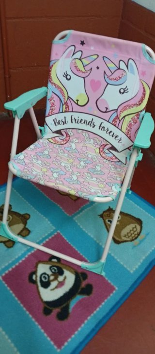 Pizarra infantil caballete con alfombra