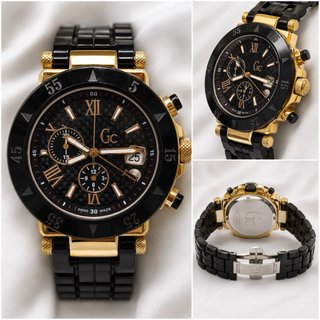 Reloj Guess Collection Negro y Dorado