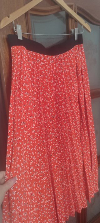 Falda estampada naranja .
