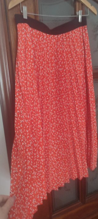 Falda estampada naranja .