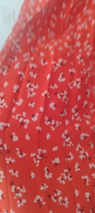 Falda estampada naranja .