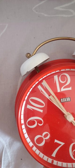 Orologio sveglia Oskar rosso vintage