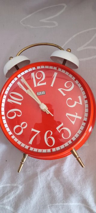 Orologio sveglia Oskar rosso vintage
